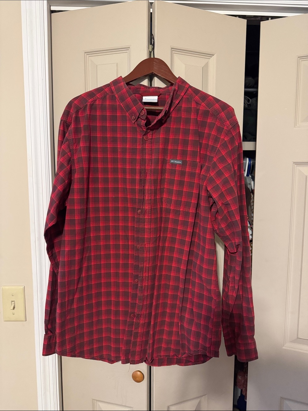 Columbia Men's Button-Up Shirt
